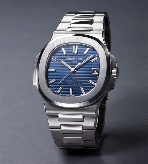 which patek philippe nautilus to buy